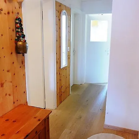 Lägenhet Celerina Sleeps 7 Wifi