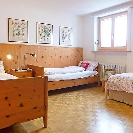 Lägenhet Celerina Sleeps 7 Wifi *